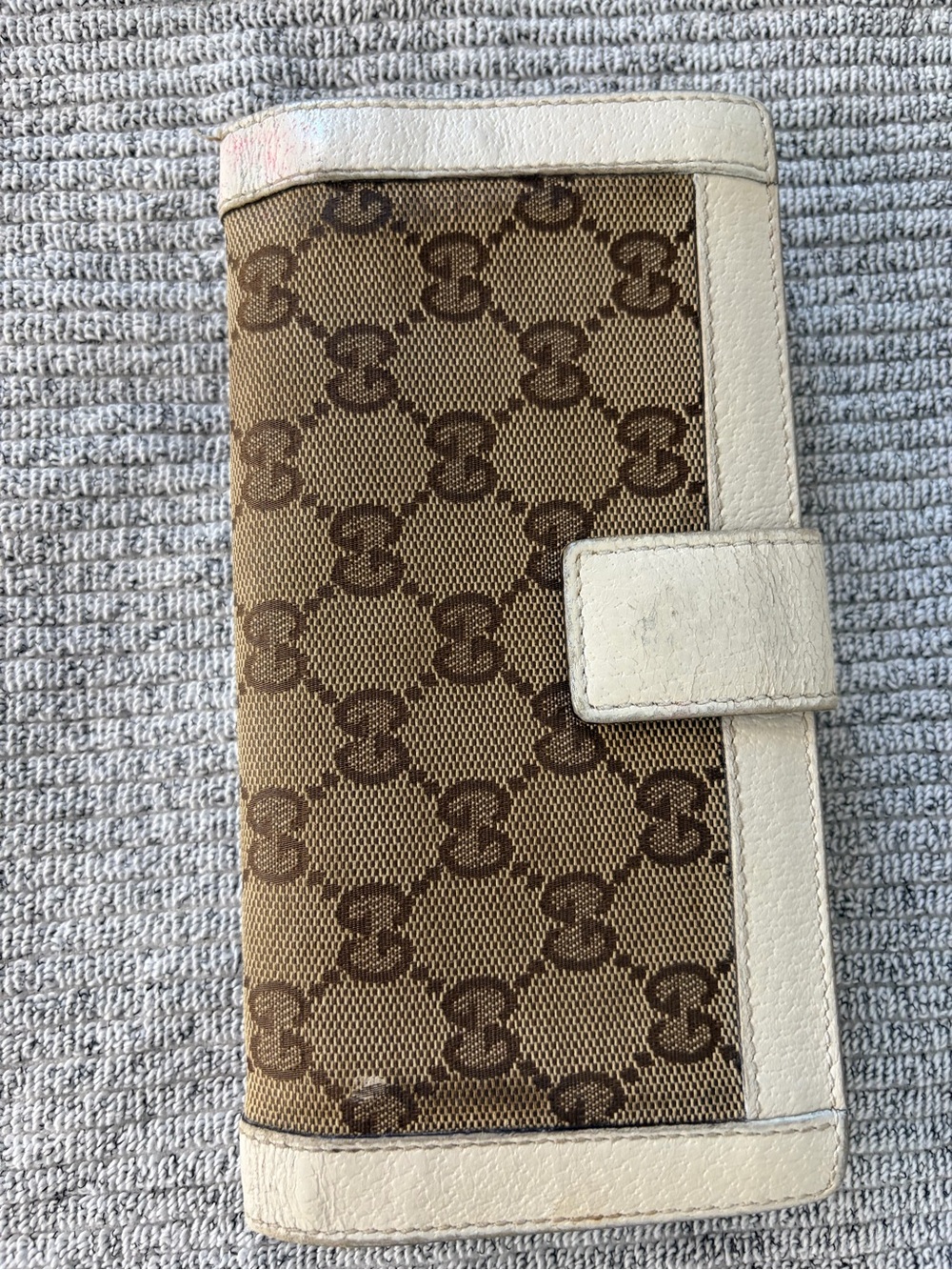 Authentic Gucci Beige GG Canvas Continental Wallet with White Trim - Picture 4 of 13